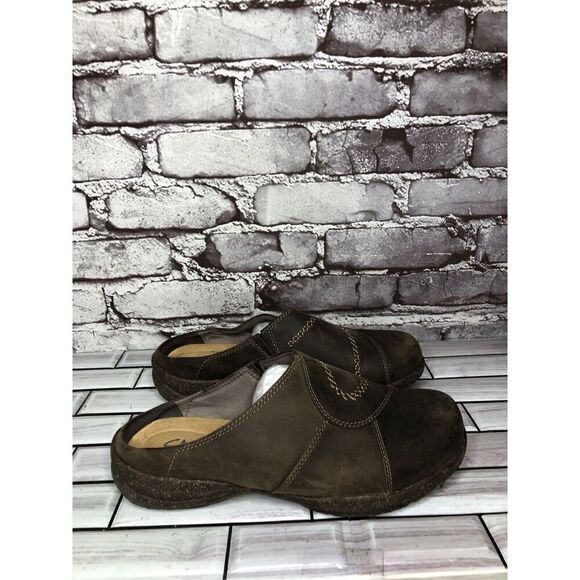Clarks Collection Brown Leather Slip On Mules Clogs Shoes Women Sz 7.5W US/38EU - Picture 2 of 15